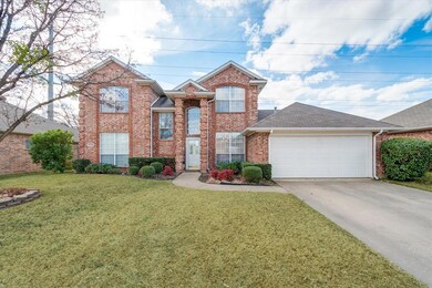 2713 Crystal Glenn Cir, Hurst, TX 76054 - photo 2