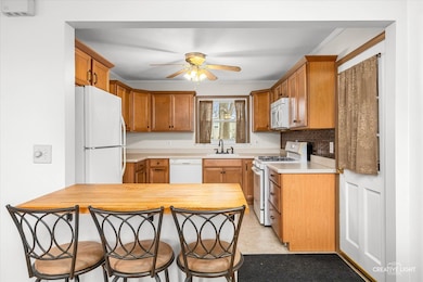 unlisted-address, Lake In the Hills, IL 60156 - photo 6