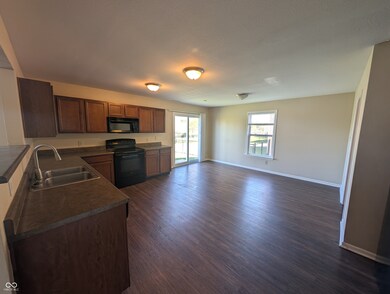 8243 Retreat Ln, Indianapolis, IN 46259 - photo 7