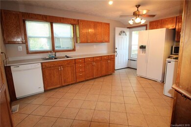 505 Flatrock St unit 311, Clover, SC 29710 - photo 7