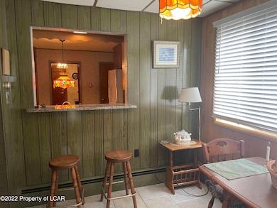 Breakfast Bar/Nook