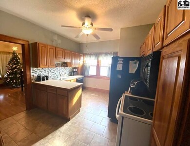 817 N Maple St, McPherson, KS 67460 - photo 6