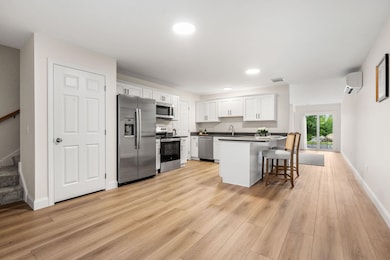 Kitchen/Dining Area