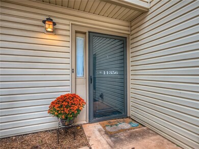 11356 Benttree Cir, Oklahoma City, OK 73120 - photo 2