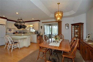 Dining room with tray ceiling!