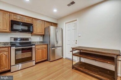 5700 Mayfair Manor Dr unit 91, Rockville, MD 20852 - photo 7