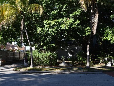 517 39th St, West Palm Beach, FL 33407 - photo 2