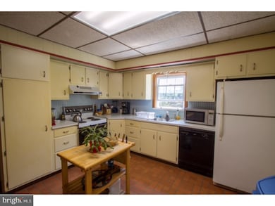 706 Freemansville Rd, Reading, PA 19607 - photo 5