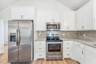 316 Wren Dr, Granbury, TX 76049 - photo 5