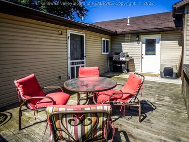 467 Hamon Dr, Scott Depot, WV 25560 - photo 7