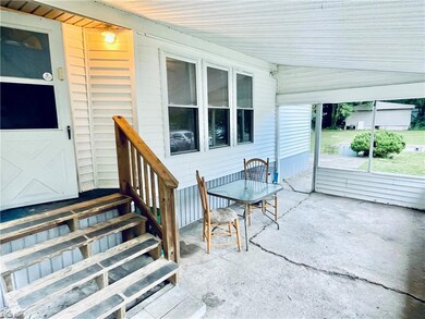 View of front porch/patuo