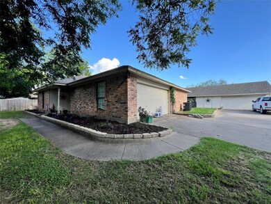 540 E 4th St, Joshua, TX 76058 - photo 2