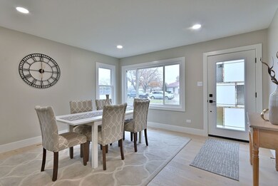 656 W Comstock Ave, Elmhurst, IL 60126 - photo 2