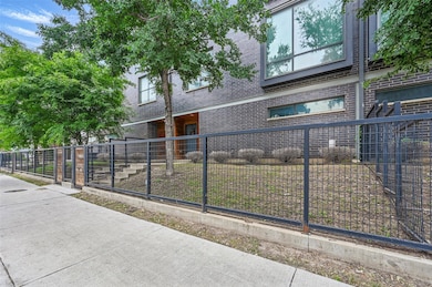 2280 N Fitzhugh Ave unit 30, Dallas, TX 75204 - photo 2