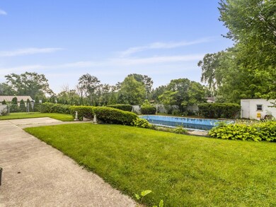 N69W15889 Eileen Ave, Menomonee Falls, WI 53051 - photo 5