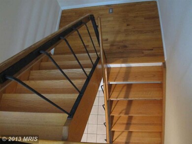 11527 Maple Ridge Rd, Reston, VA 20190 - photo 4