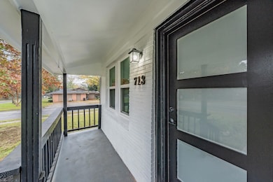 713 Hurstview Dr, Hurst, TX 76053 - photo 4