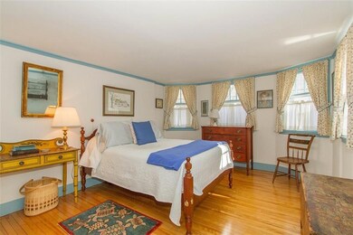Guest or child's bedroom on the side...