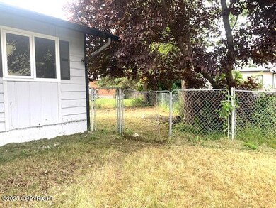 7400 Wade Cir, Anchorage, AK 99518 - photo 4