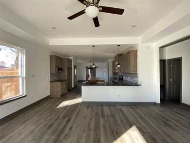 503 Robbins St, Cleburne, TX 76031 - photo 5