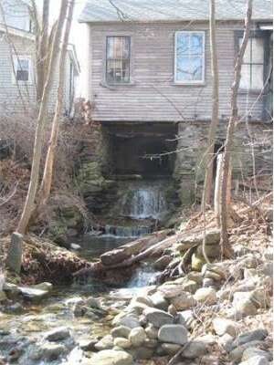 6 Newton St, Millers Falls, MA 01349 - photo 5