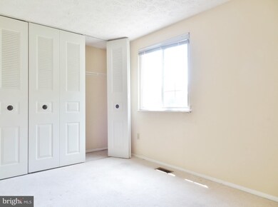 5904 Rowanberry Dr, Elkridge, MD 21075 - photo 7