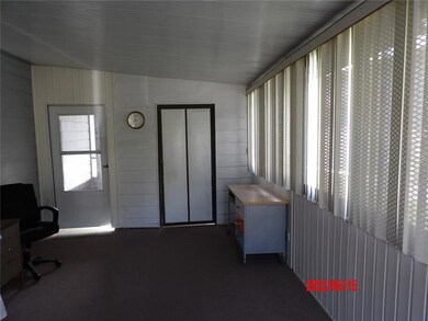 Lanai 14' x 20'Sliding glass windows