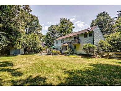 One of the largest lots in Beechwood Point