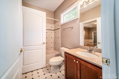 2547 Timber Hill Dr unit 25, Ann Arbor, MI 48103 - photo 6