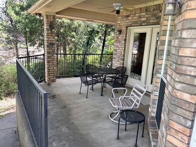 103 Hogan Dr, Gainesville, TX 76240 - photo 4