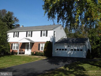 34 S Forge Manor Dr, Phoenixville, PA 19460 - photo 2