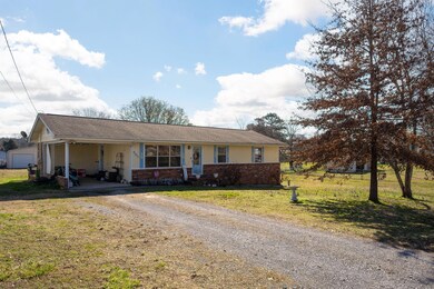 905 Diamond Cir, La Fayette, GA 30728 - photo 2