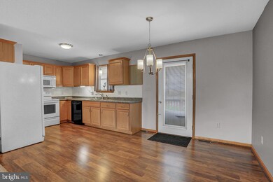 627 Candlestick Ct, Chambersburg, PA 17201 - photo 4