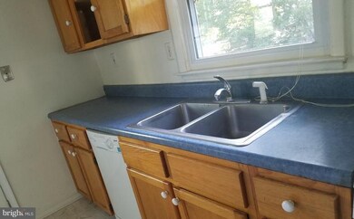 21753 Saratoga Dr, Lexington Park, MD 20653 - photo 2