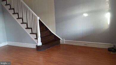 7027 Clover Ln, Upper Darby, PA 19082 - photo 3