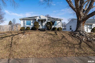 1632 W 37th St, Davenport, IA 52806 - photo 2