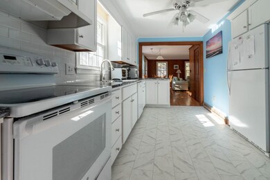 15 Gill Kitchen 3