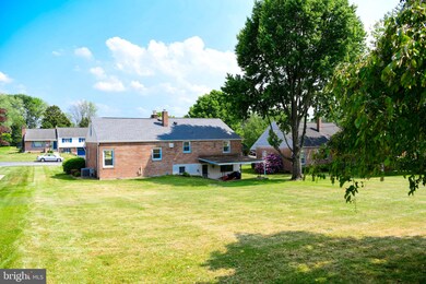 206 W 39th St, Reading, PA 19606 - photo 6