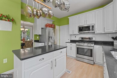 3679 Thomasson Crossing Dr, Triangle, VA 22172 - photo 4