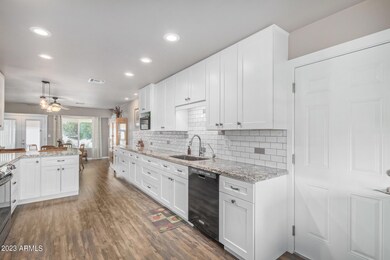 10527 W Caron Dr, Sun City, AZ 85351 - photo 5