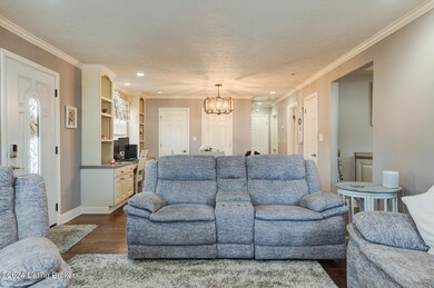 7806 Donegal Dr, Louisville, KY 40219 - photo 6