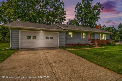 2710 Manley Dr, Lansing, MI 48910 - photo 2