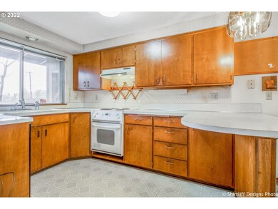 2070 Terresa Ave, Eugene, OR 97408 - photo 5