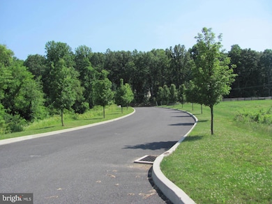 2212 S Melrose Ave, Bethlehem, PA 18015 - photo 2