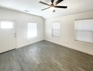 501 W Munson St, Denison, TX 75020 - photo 6