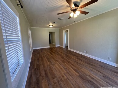 580 Gruene Rd, New Braunfels, TX 78130 - photo 6