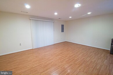 13909 Gunners Place, Centreville, VA 20121 - photo 7