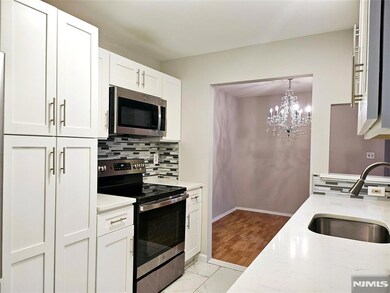 300 Crown Ct unit 531, Edgewater, NJ 07020 - photo 6