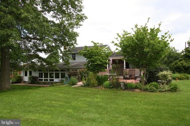 2963 Roosevelt Dr, Chambersburg, PA 17201 - photo 4