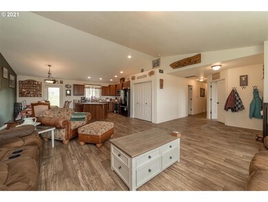 14351 S Griffith Ln, Mulino, OR 97042 - photo 6